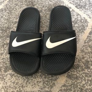 Men’s size 9 Nike slides